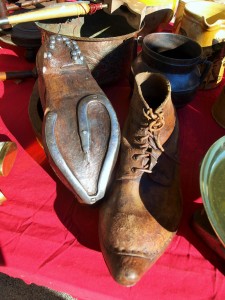 thueyts,brocante,ardeche,vals,sabot,bois,chataigne,chaussure (21)