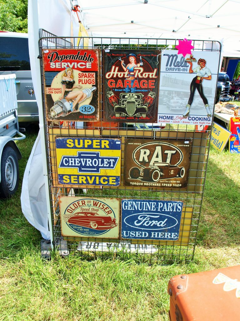 domaine,cros,auzon,vogue,ardeche,vintage,voiture,ancienne,huile,bidon,coca,cola,brocante,michelin,dunlop,plaque,emaillee,scooter,vespa,buick,windsor,sixties,seventies,ford,cadillac ( (40)
