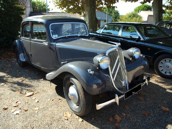 citroen_traction-avant_-voiture_car_mascotte_capot_grillon_vaucluse_collection-2