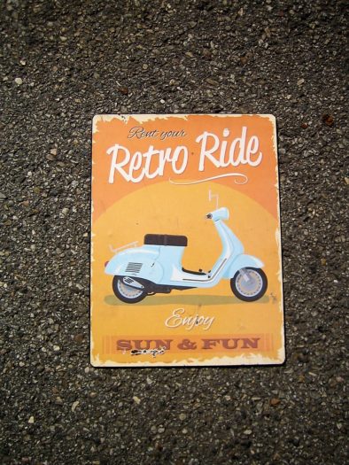 La-voulte_rhone_brocante_vide-greniers_metal_repousse_murale_publicite_tole_retro_ride