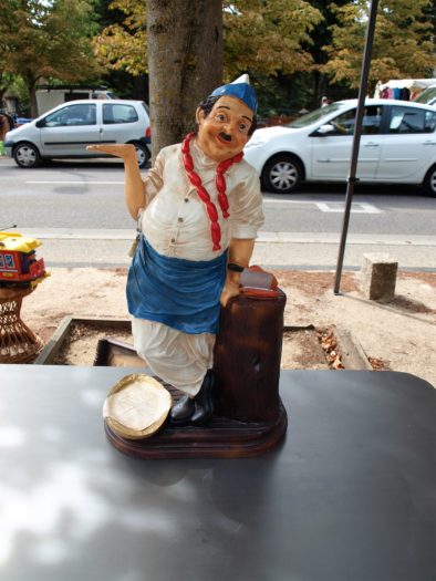 dieulefit_brocante_vide-greniers_boucher_boucherie_statue_resine