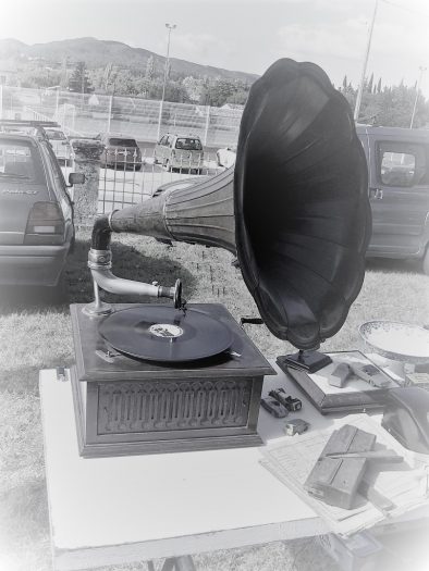 phonographe_gramophone_pathe_jour-et-nuit-jazz_begude_mezenc_drome_14-juillet