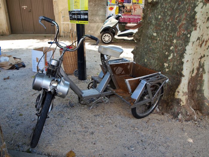 /espeluche_vide-greniers_brocante_solex_triporteur_velo_moteur_livraison-