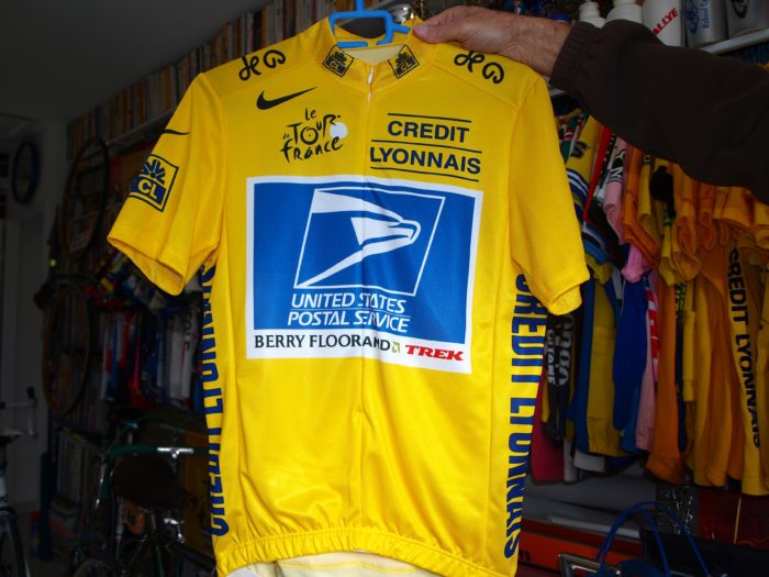 maillot_cycliste_velo_equipe_team_jaune_tour_france_dauphine_lcl_lion