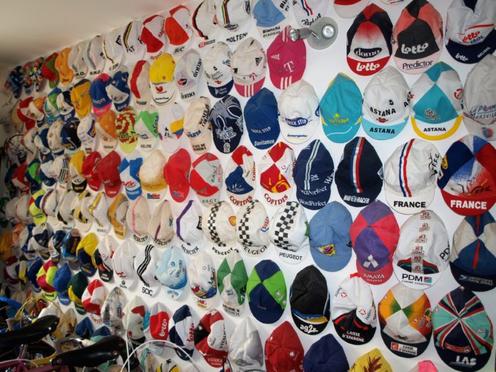 velo_bidon_casquette_coureur_topette_roue_cycle_cycliste_casque_colletion-