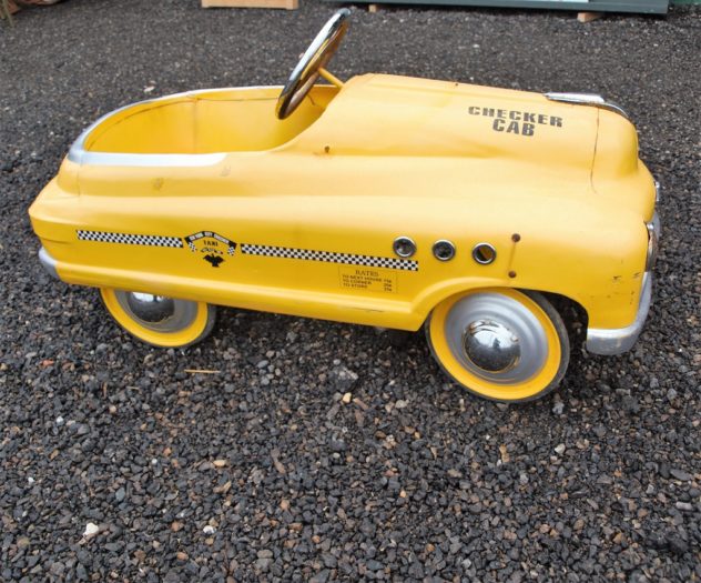 voiture_pedales_jouet_auto_enfant_taxi_new_york_jaune_film_cab_driver-taxi