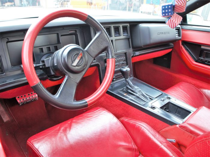 chevrolet_corvette_c4_1988_sportive_americaine_voiture_collection_ancienne_village_brocanteurs