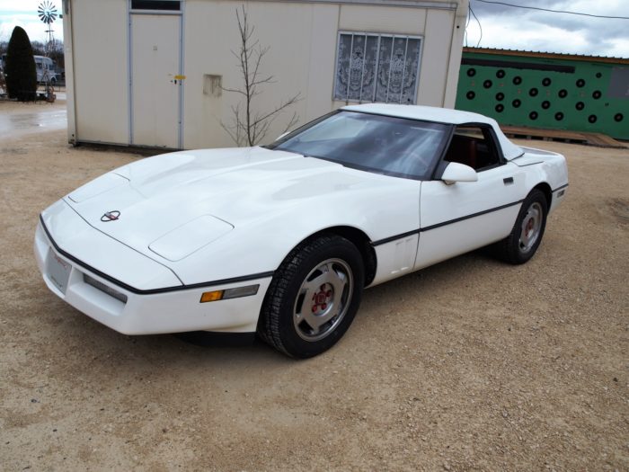 chevrolet_corvette_c4_1988_sportive_americaine_voiture_collection_ancienne_village_brocanteurs