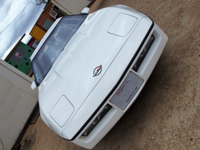 chevrolet_corvette_c4_1988_sportive_americaine_voiture_collection_ancienne_village_brocanteurs