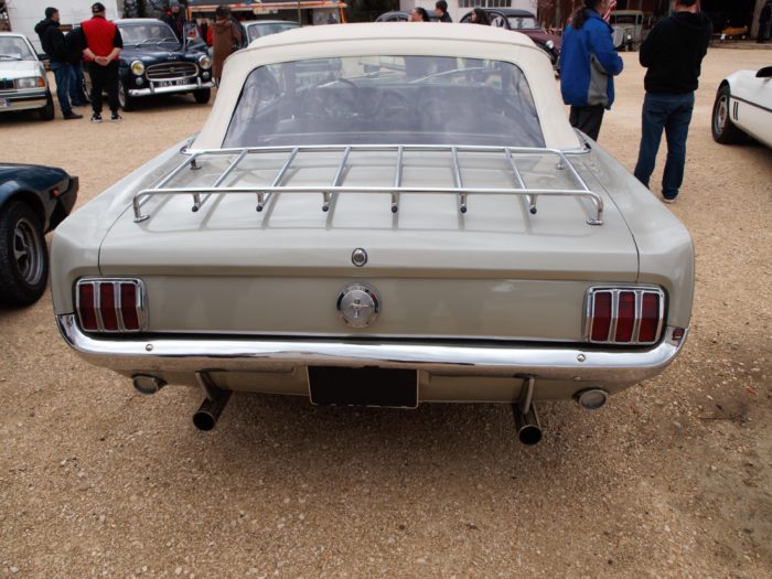 ford_mustang_1965_cabriolet_voiture_collection_ancienne_collectionneur_coupe_sport_serge-gainsbourg_chanson_village_brocanteur