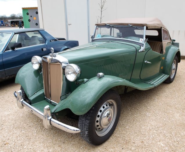 mg_morris_garage_oxford_cabriolet_sportif_voiture_ancienne_vert_rover_midget_m6_td_collection