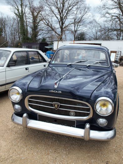 peugeot_403_bleu_nuit_1955_voiture_collection_ancienne_aurtomobile_bourgeoise_columbo