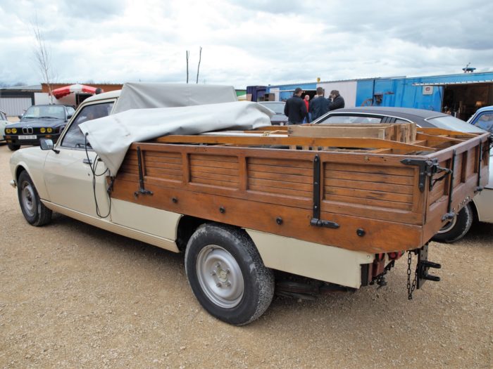 peugeot_504_camionnette_pick-up_fourgonnette_plateau_utilitaire_benne_voiture_ancienne_collection