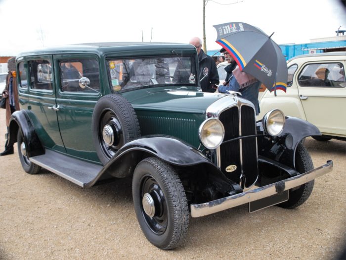 renault_1933_Type-KZ-9_-Vivaquatre_taxi_G7_voiture_collection_ancienne_vivaquatre_kz9_club_amateurs_anciennes_renault_lyonnais