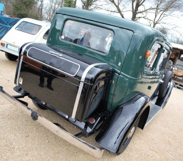 renault_1933_Type-KZ-9_-Vivaquatre_taxi_G7_voiture_collection_ancienne_vivaquatre_kz9_club_amateurs_anciennes_renault_lyonnais