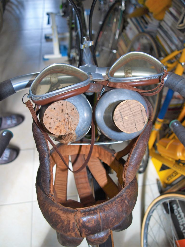 chute à bicyclette dans un fossé