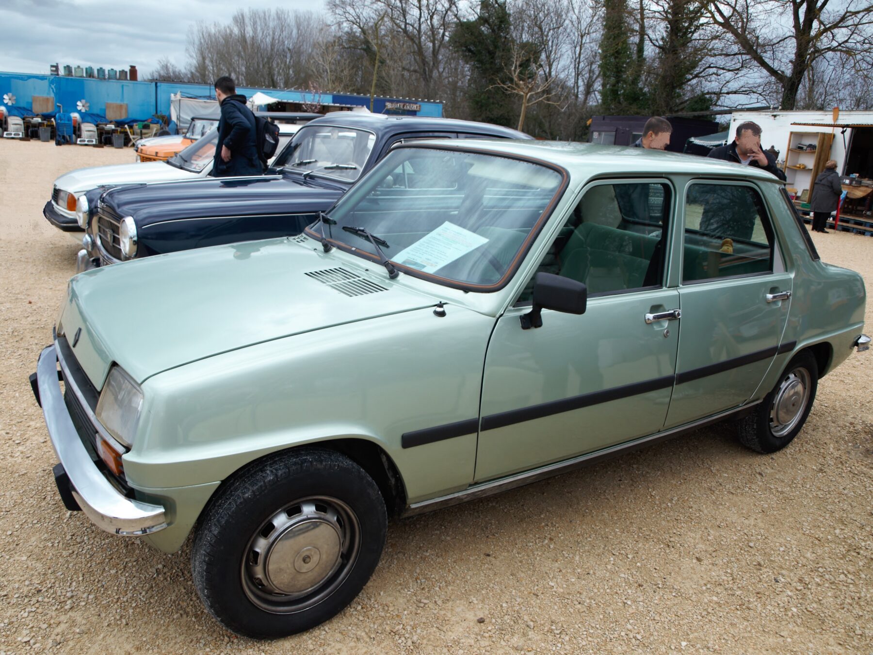 Peugeot 403 et Renault 7 de Christophe • Chine & Puces