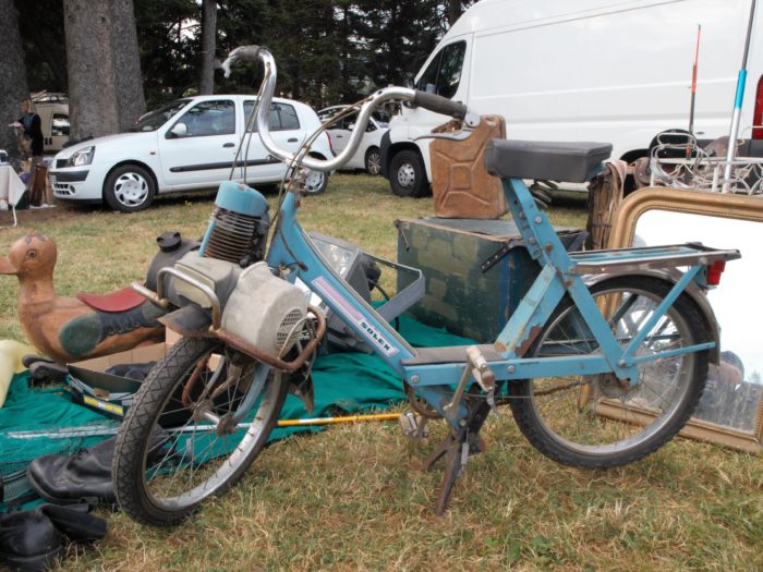 solex_5000_bleu-atoll_vide-greniers-juillet_begude_mazenc_solex_bleu_mobylette_motobecane_motoconfort_utilitaire